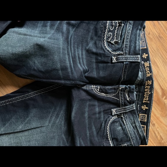 Jeans - Picture 8 of 11